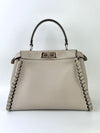 8BN290 Vitello Seta Lace Up Medium Peekaboo Iconic Satchel Grigio Polvere