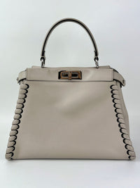 8BN290 Vitello Seta Lace Up Medium Peekaboo Iconic Satchel Grigio Polvere