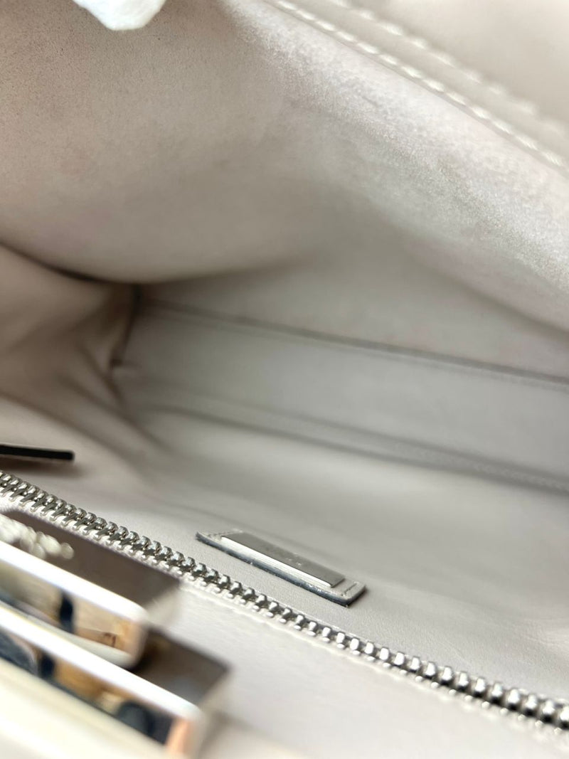 8BN290 Vitello Seta Lace Up Medium Peekaboo Iconic Satchel Grigio Polvere