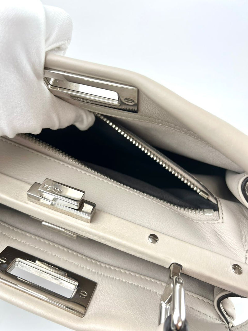 8BN290 Vitello Seta Lace Up Medium Peekaboo Iconic Satchel Grigio Polvere