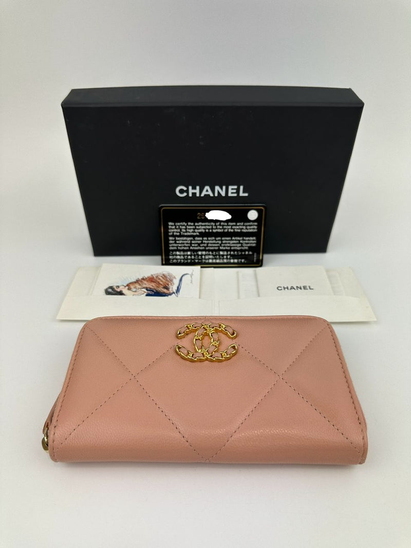 19 Zip Around Long Wallet Quilted Lambskin in Light Pink GHW