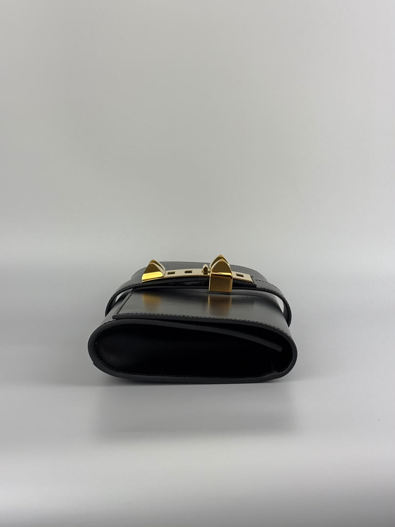 Medor 29 Clutch Black Box Leather GHW