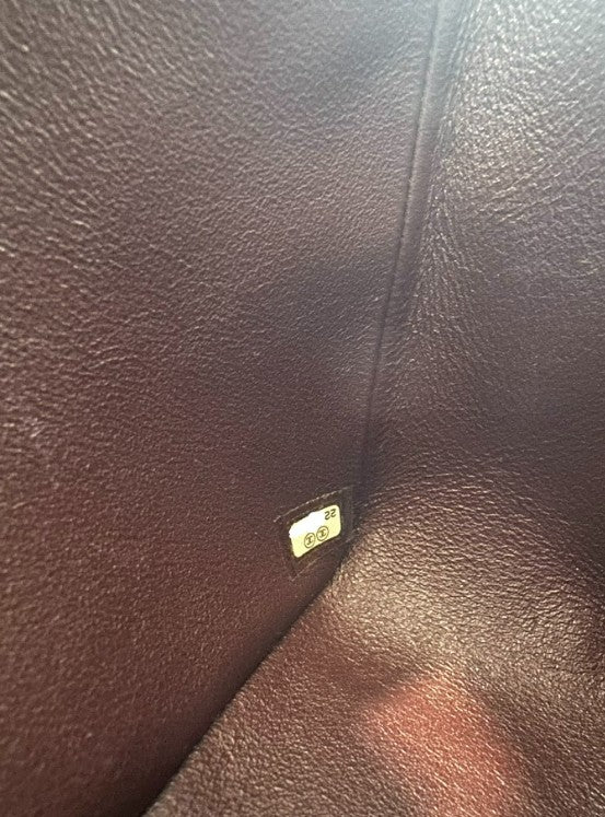 Classic Jumbo Black Caviar GHW