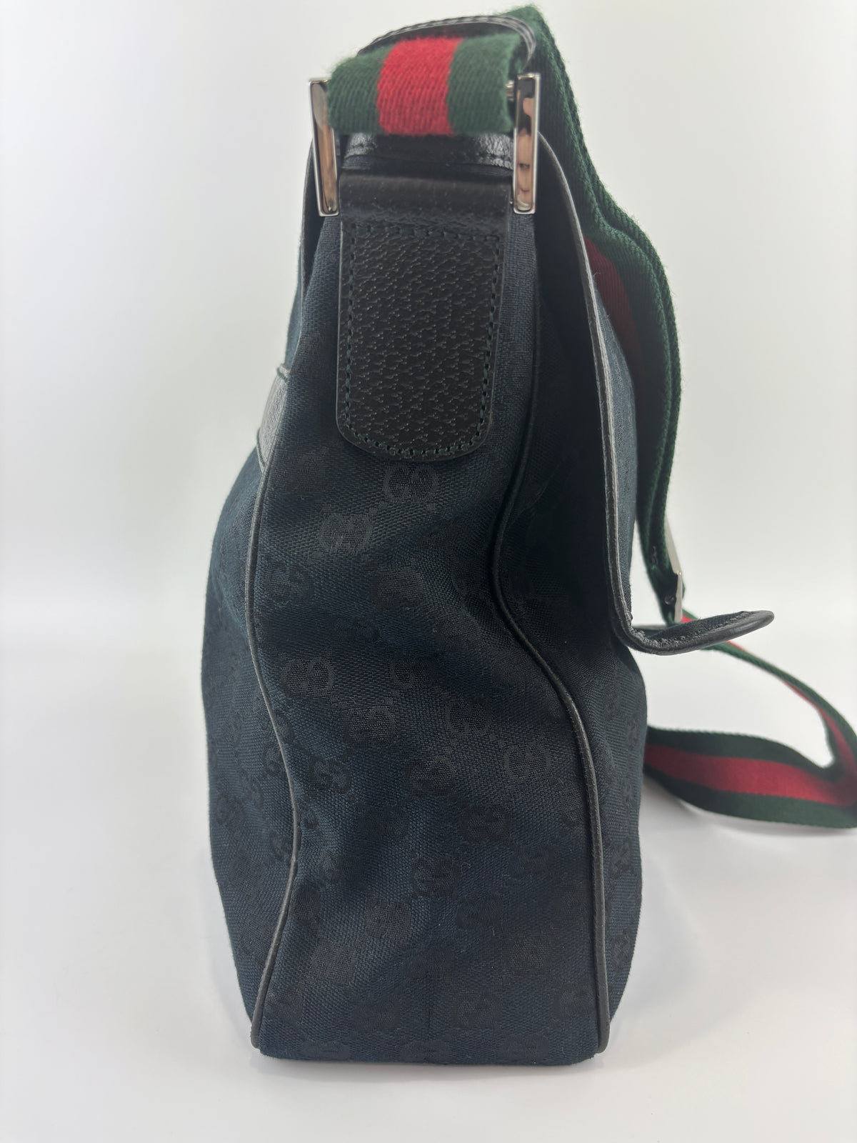 Gucci Black Web Strap Flap Messenger GG Canvas Medium - Glampot