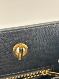 Salvatore Ferragamo Vara Ribbon Chain Shoulder Tote in Black - Glampot