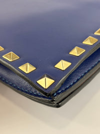 Valentino Garavani Rockstud Clutch in Navy - Glampot
