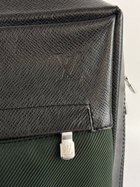 Black Taiga Leather / Green Beluga Messenger Bag - Glampot