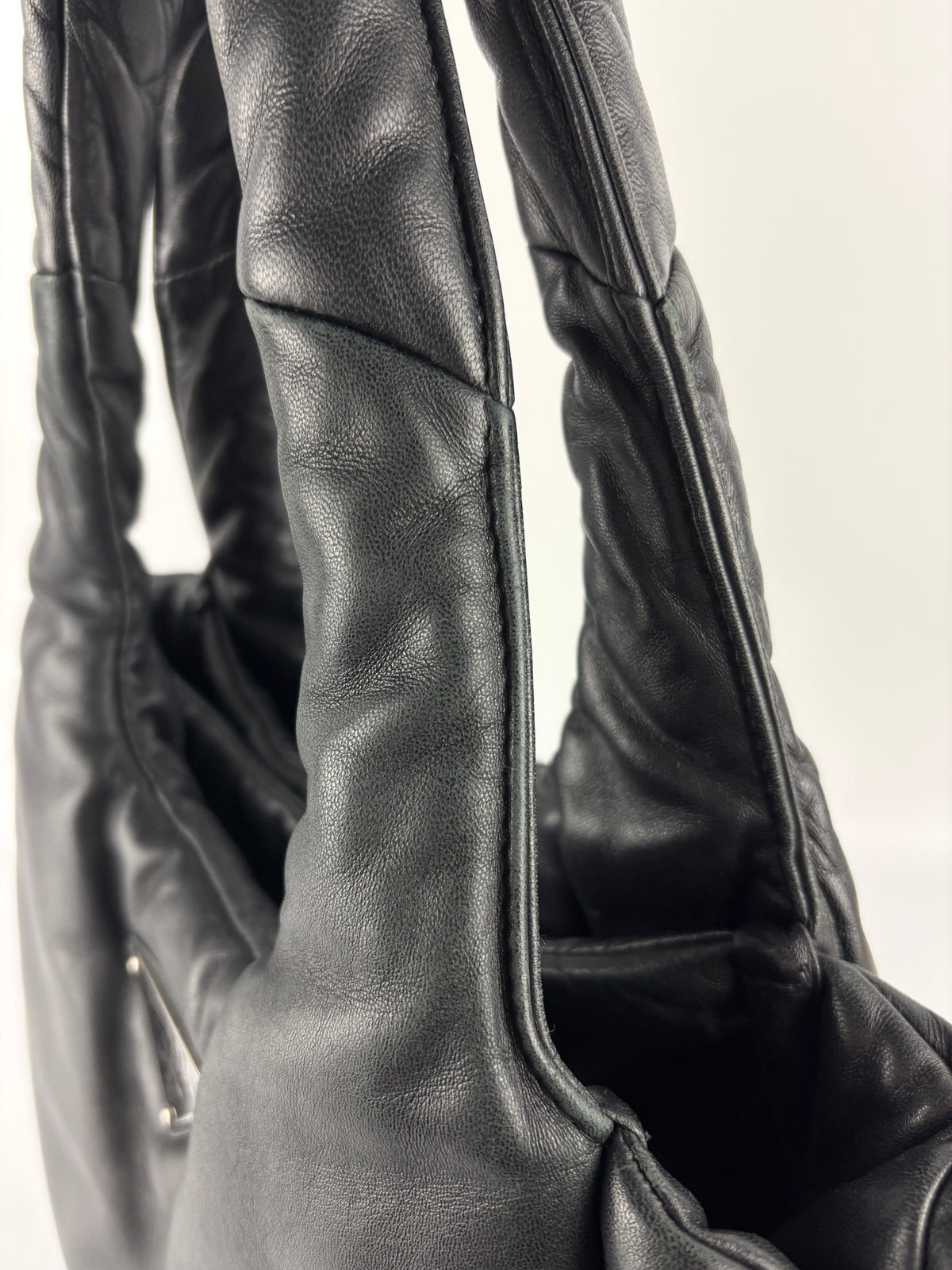 1BG413 Medium Padded Soft Nappa Leather Bag Black - Glampot
