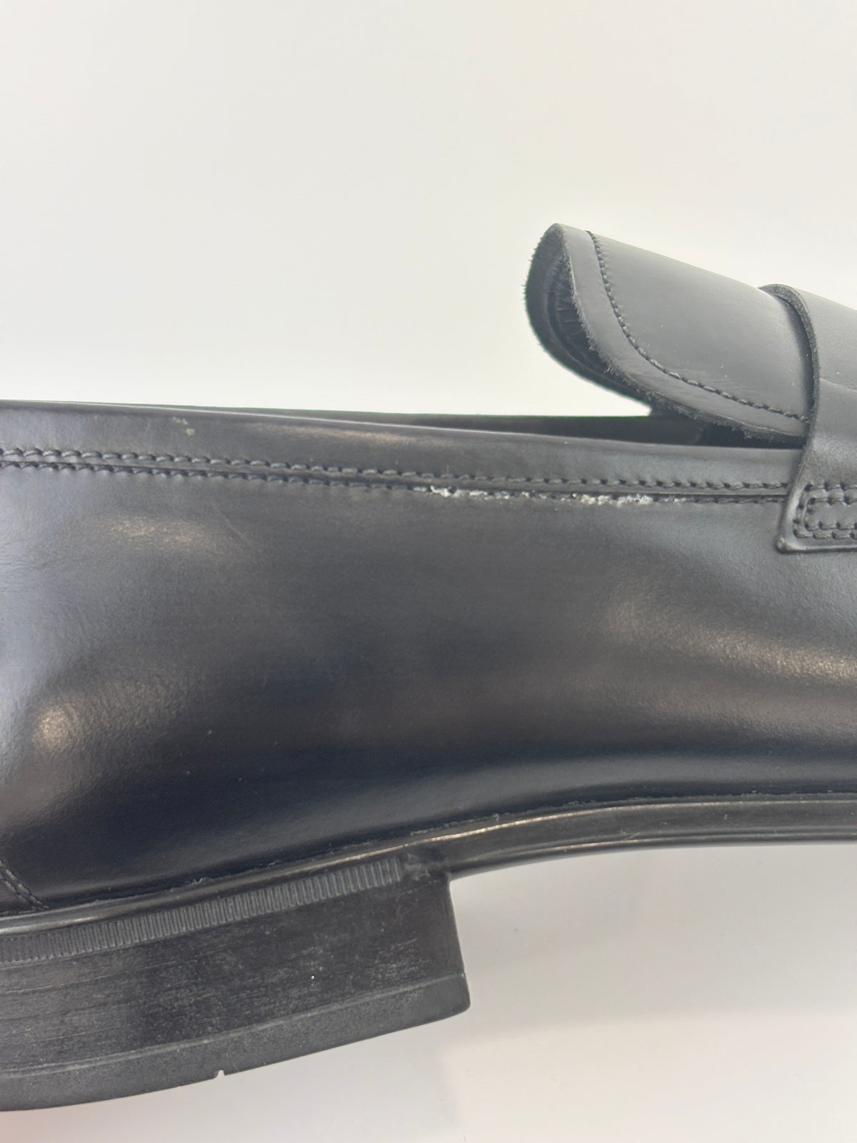 Salvatore Ferragamo Black Leather Loafers - Glampot