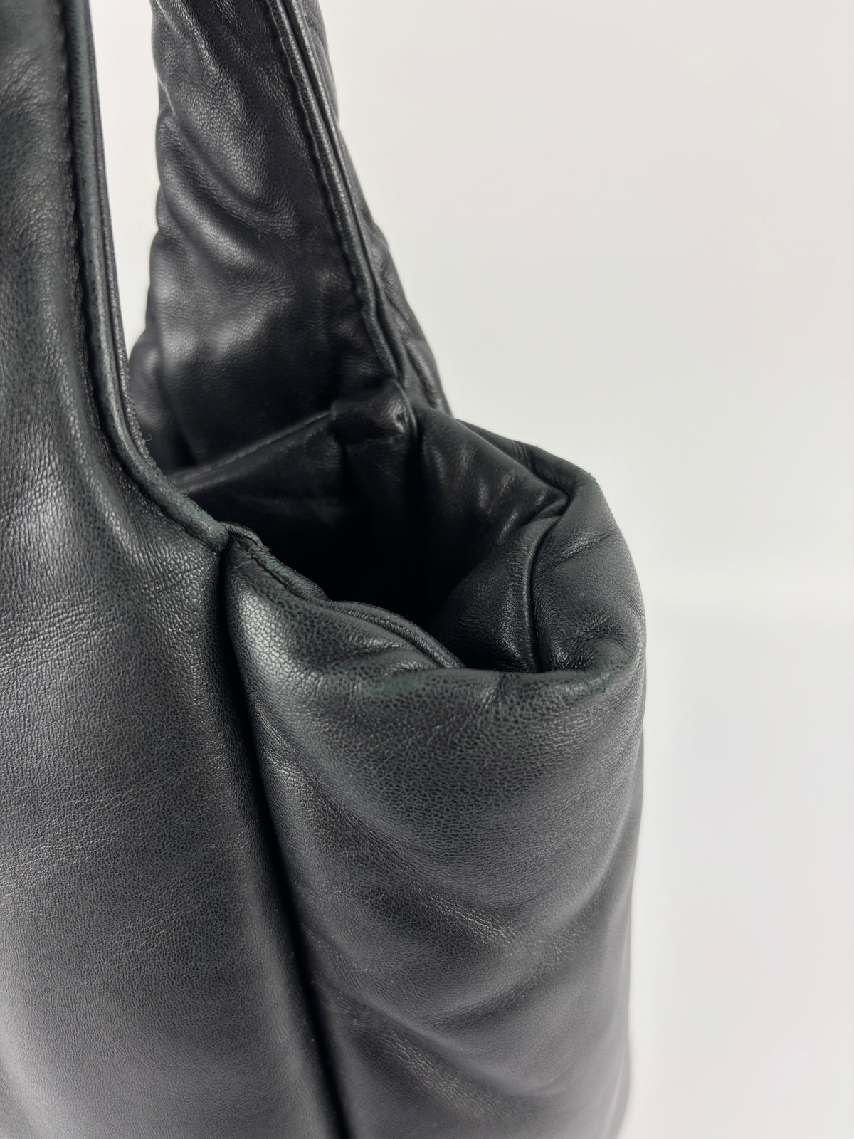 1BG413 Medium Padded Soft Nappa Leather Bag Black - Glampot