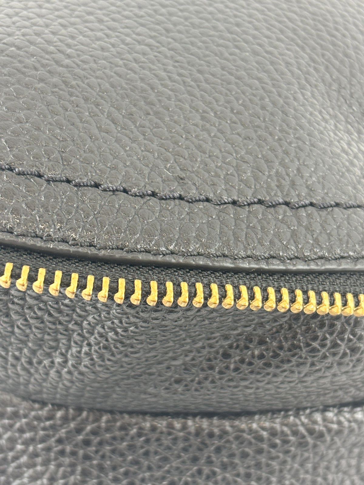 Marc Jacobs Groove Shoulder Bag in Black - Glampot