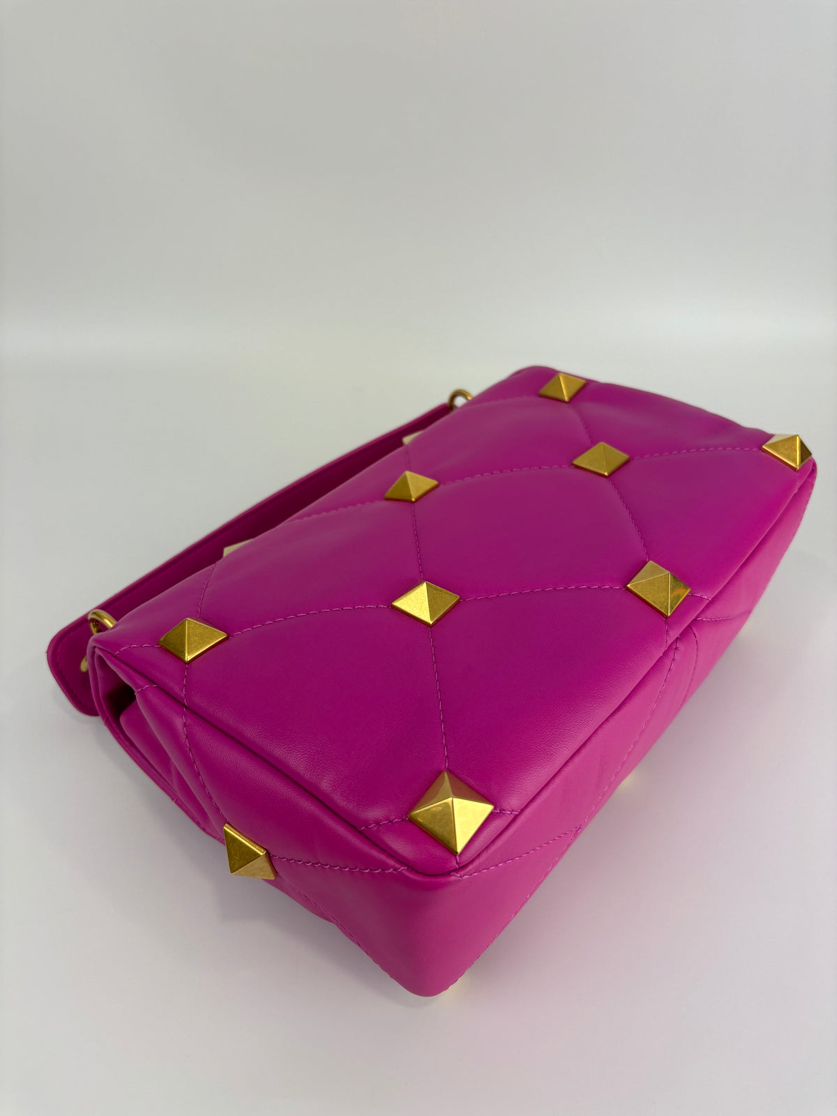 Roman Stud Medium Chain Bag Pink - Glampot