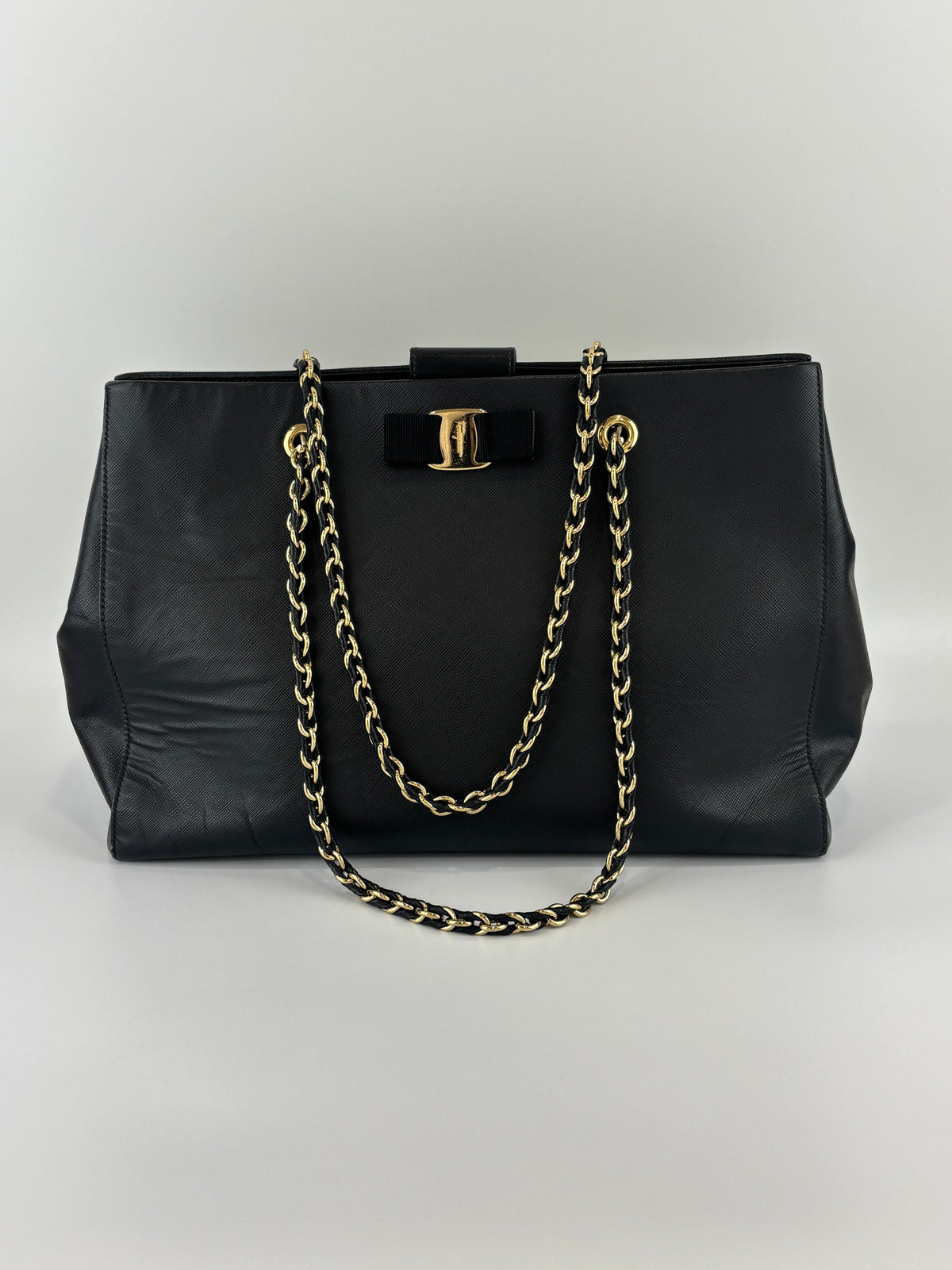 Salvatore Ferragamo Vara Ribbon Chain Shoulder Tote in Black - Glampot