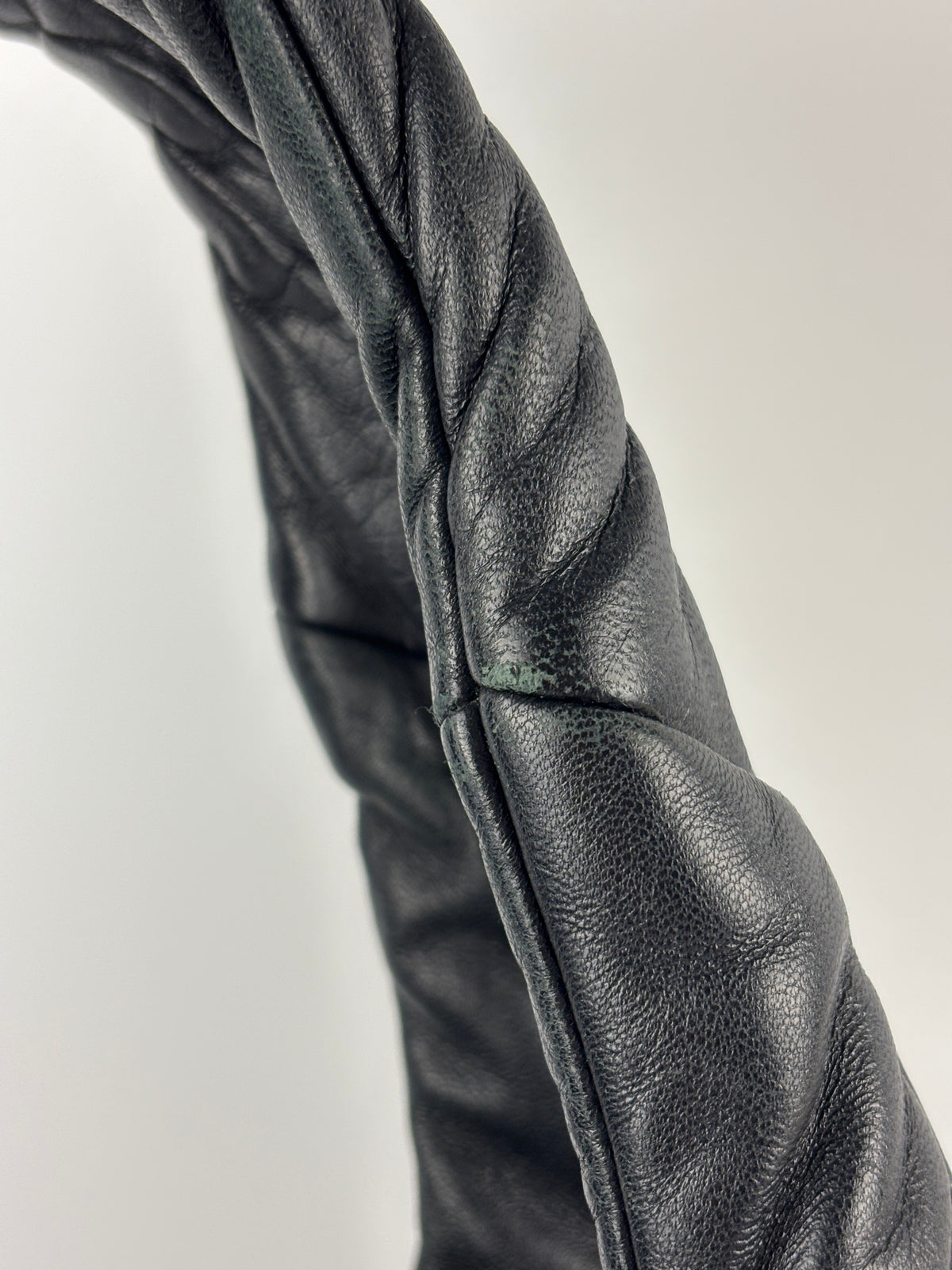 1BG413 Medium Padded Soft Nappa Leather Bag Black - Glampot