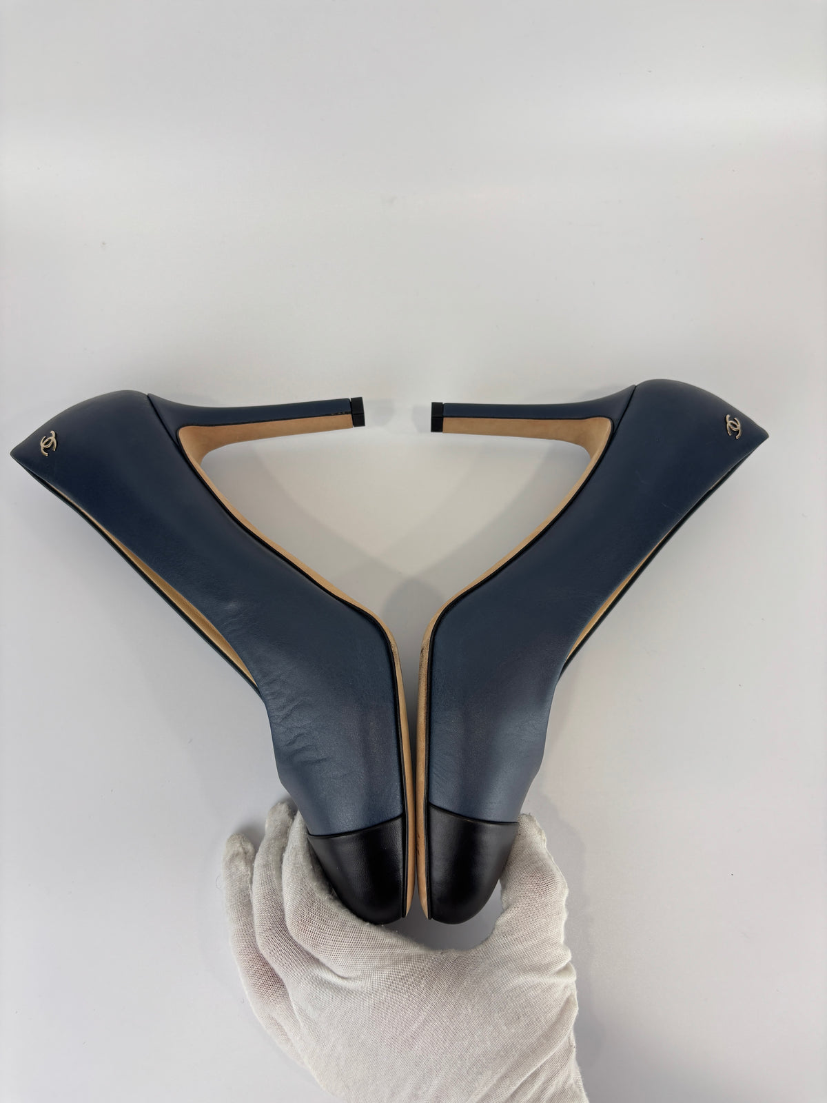 Navy Blue Leather Cap Toe Pumps Size 37.5 - Glampot