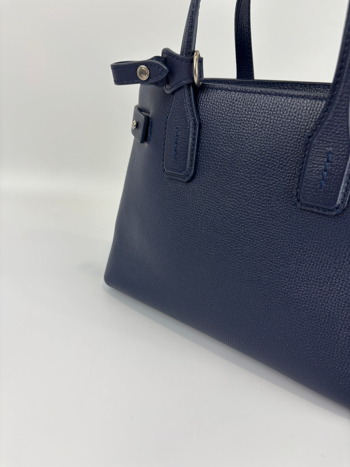 Small Banner Tote in Navy Blue - Glampot