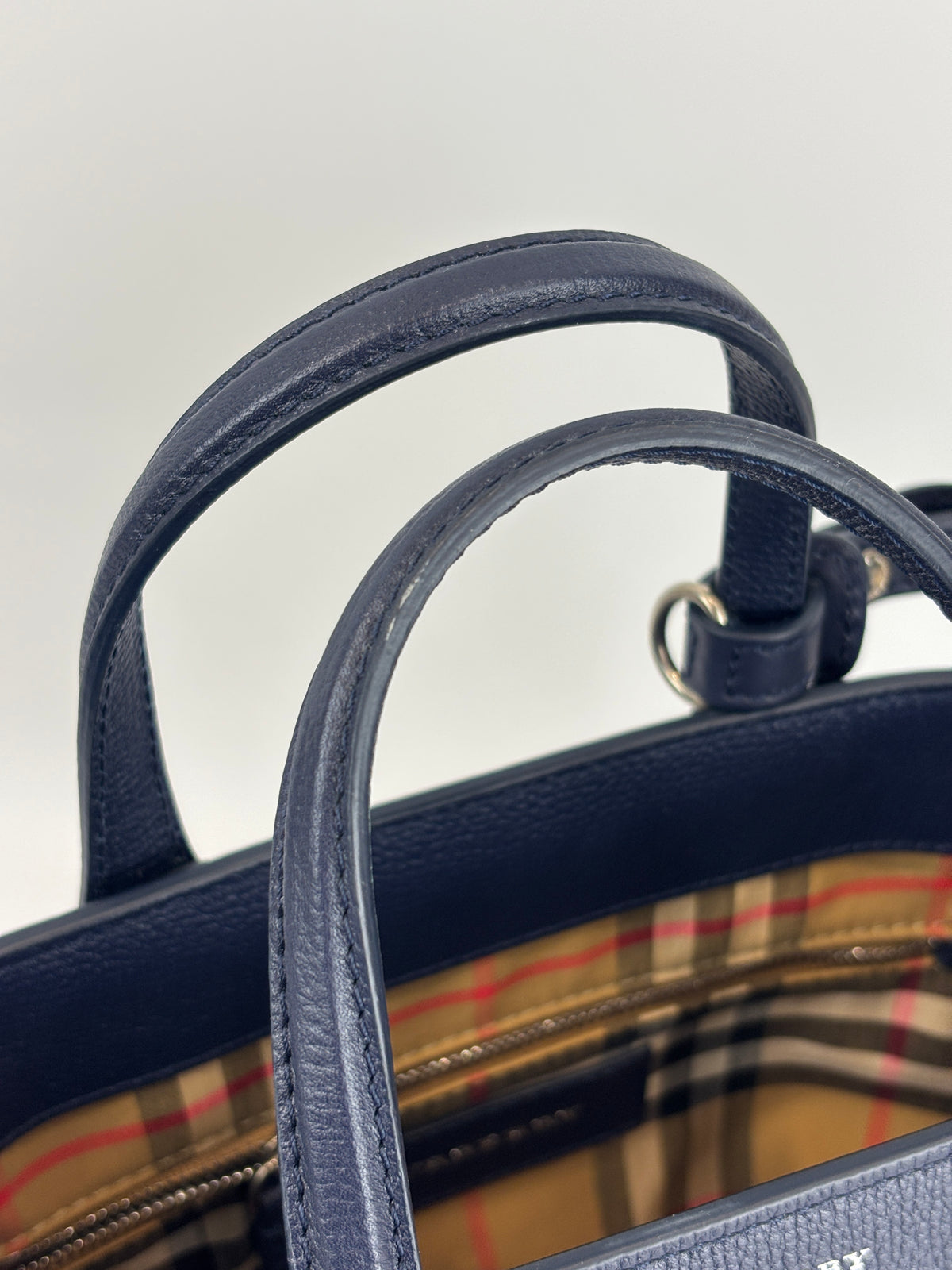 Small Banner Tote in Navy Blue - Glampot