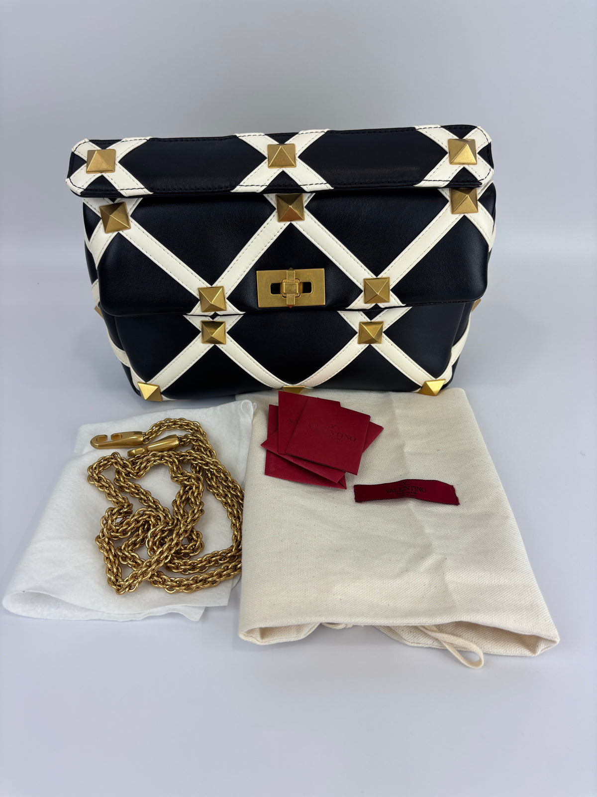 Roman Stud Chain Bag Black / White - Glampot