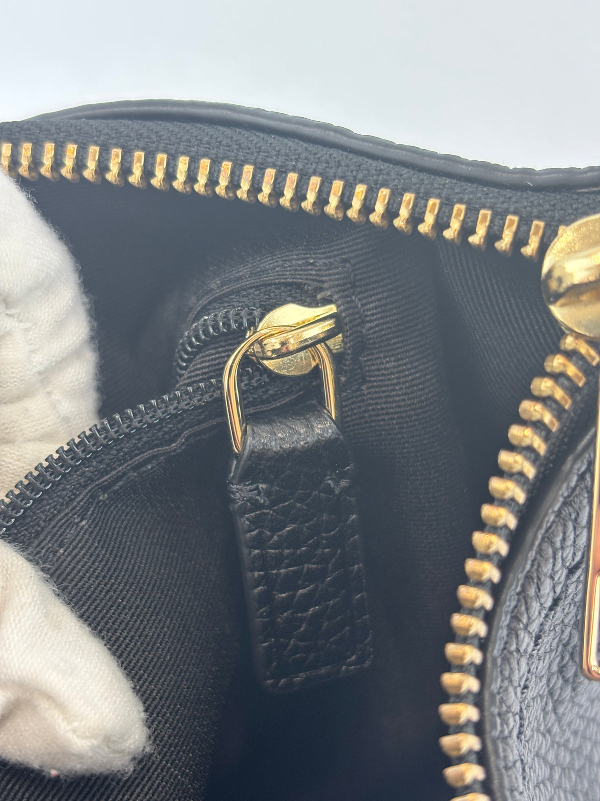 Marc Jacobs Groove Shoulder Bag in Black - Glampot