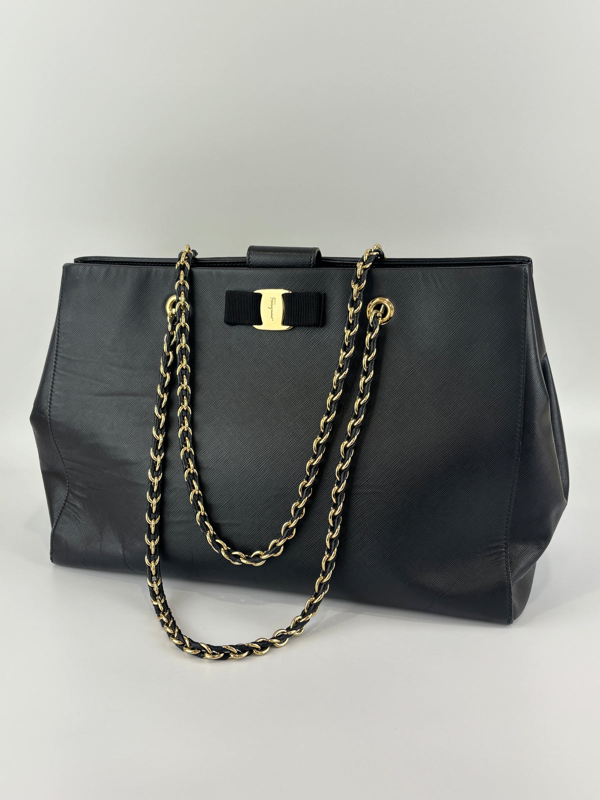 Salvatore Ferragamo Vara Ribbon Chain Shoulder Tote in Black - Glampot
