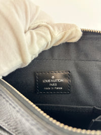 Black Taiga Leather / Green Beluga Messenger Bag - Glampot