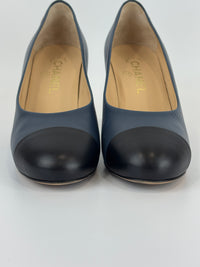 Navy Blue Leather Cap Toe Pumps Size 37.5 - Glampot