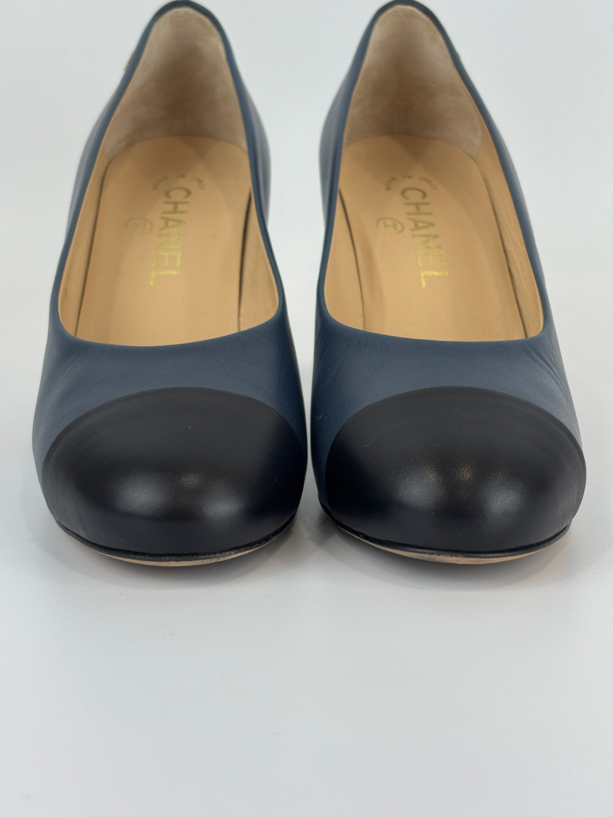 Navy Blue Leather Cap Toe Pumps Size 37.5 - Glampot