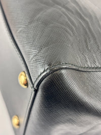 Salvatore Ferragamo Vara Ribbon Chain Shoulder Tote in Black - Glampot