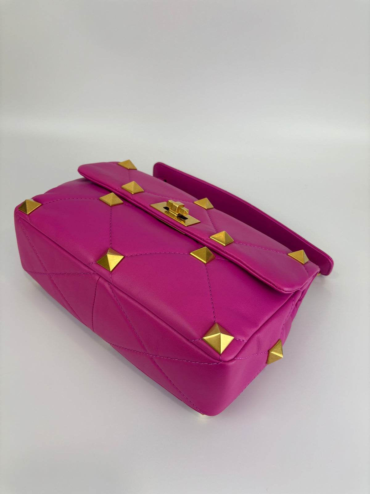 Roman Stud Medium Chain Bag Pink - Glampot
