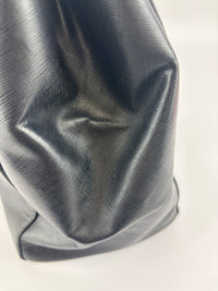 Salvatore Ferragamo Vara Ribbon Chain Shoulder Tote in Black - Glampot