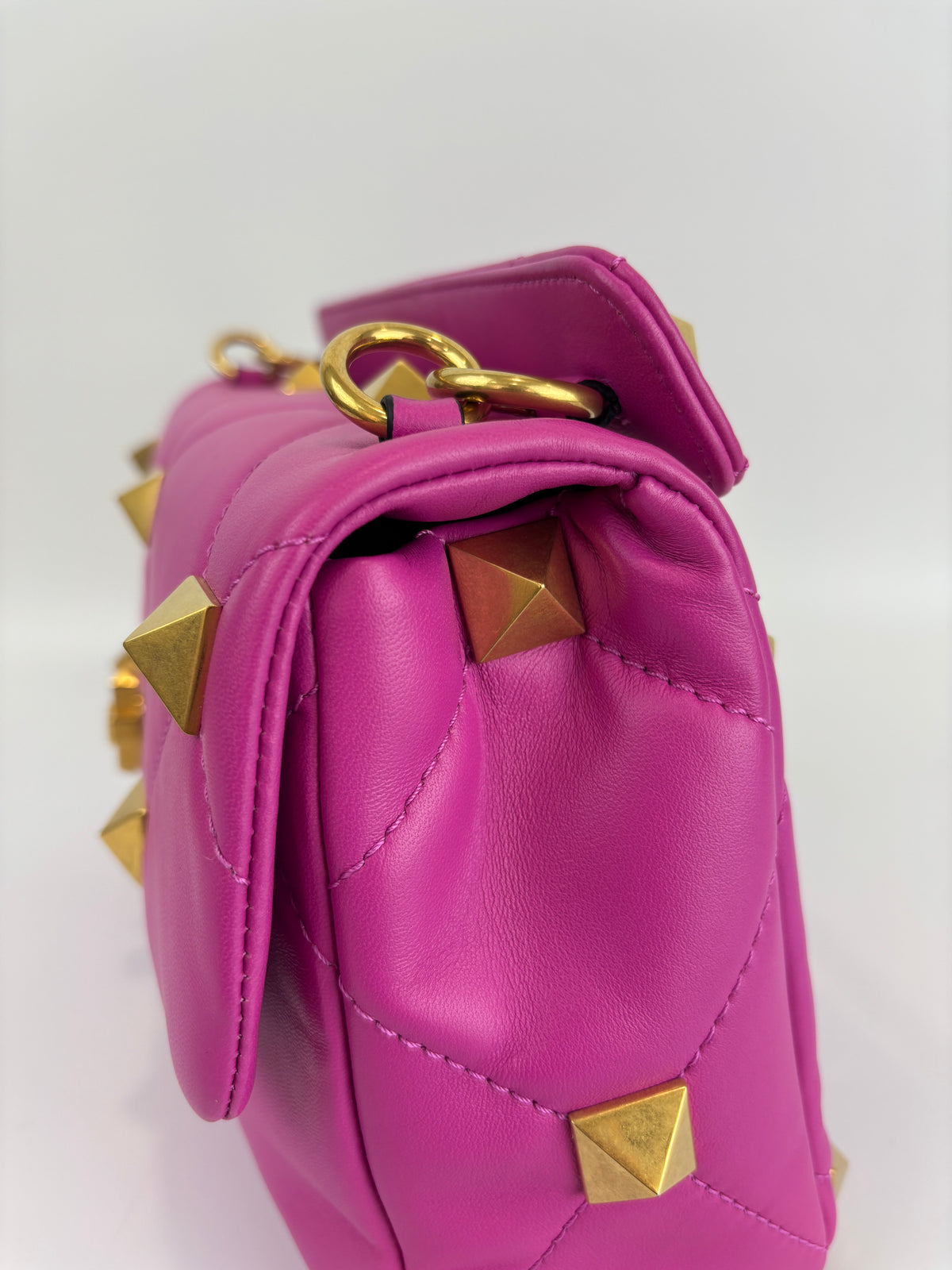 Roman Stud Medium Chain Bag Pink - Glampot