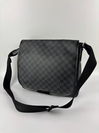 Damier Graphite Daniel Messenger Bag - Glampot