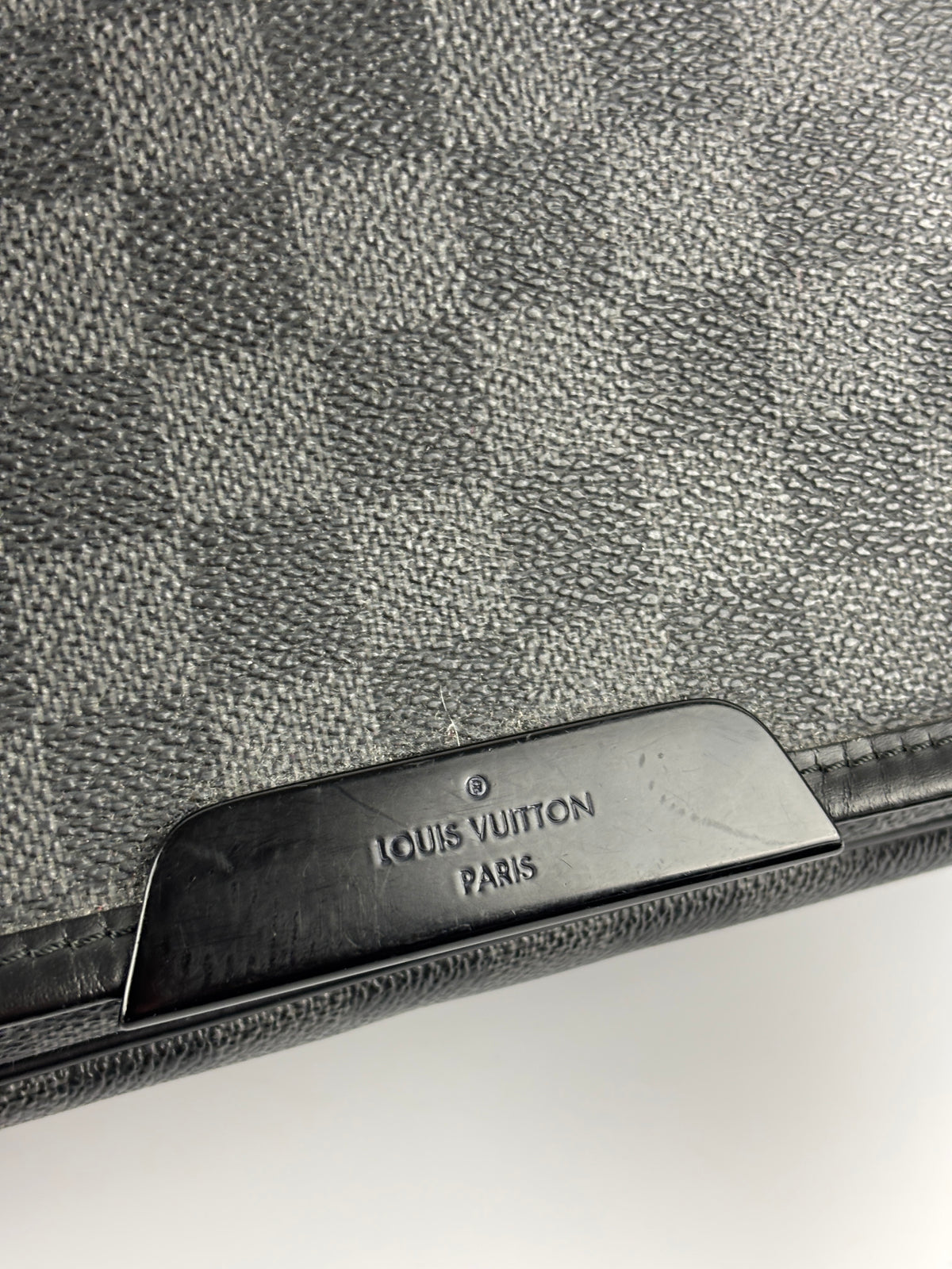 Damier Graphite Daniel Messenger Bag - Glampot