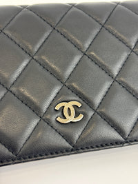 Chanel Bi-fold Yen Wallet in Black Lambskin SHW - Glampot