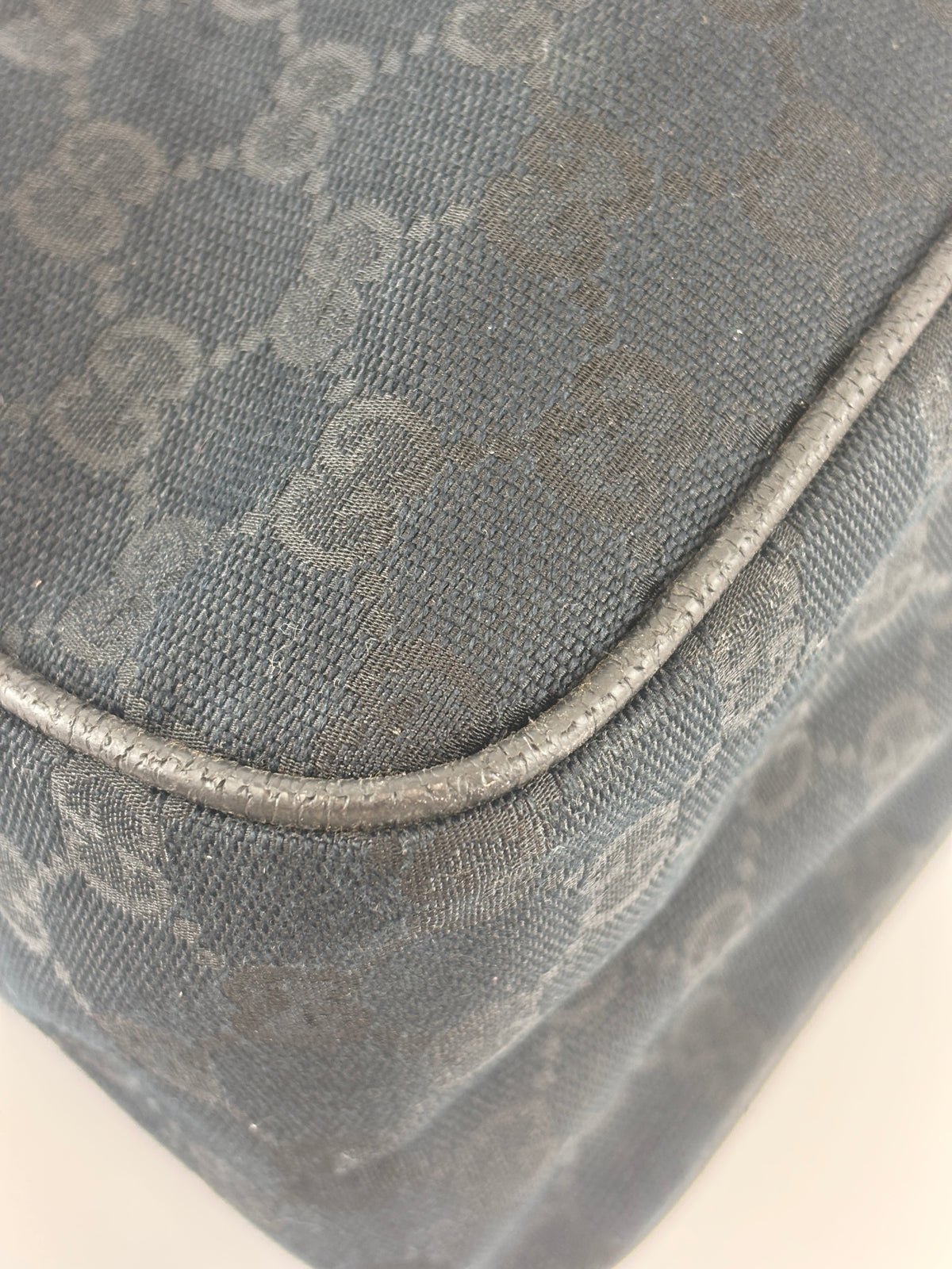 Gucci Black Web Strap Flap Messenger GG Canvas Medium - Glampot