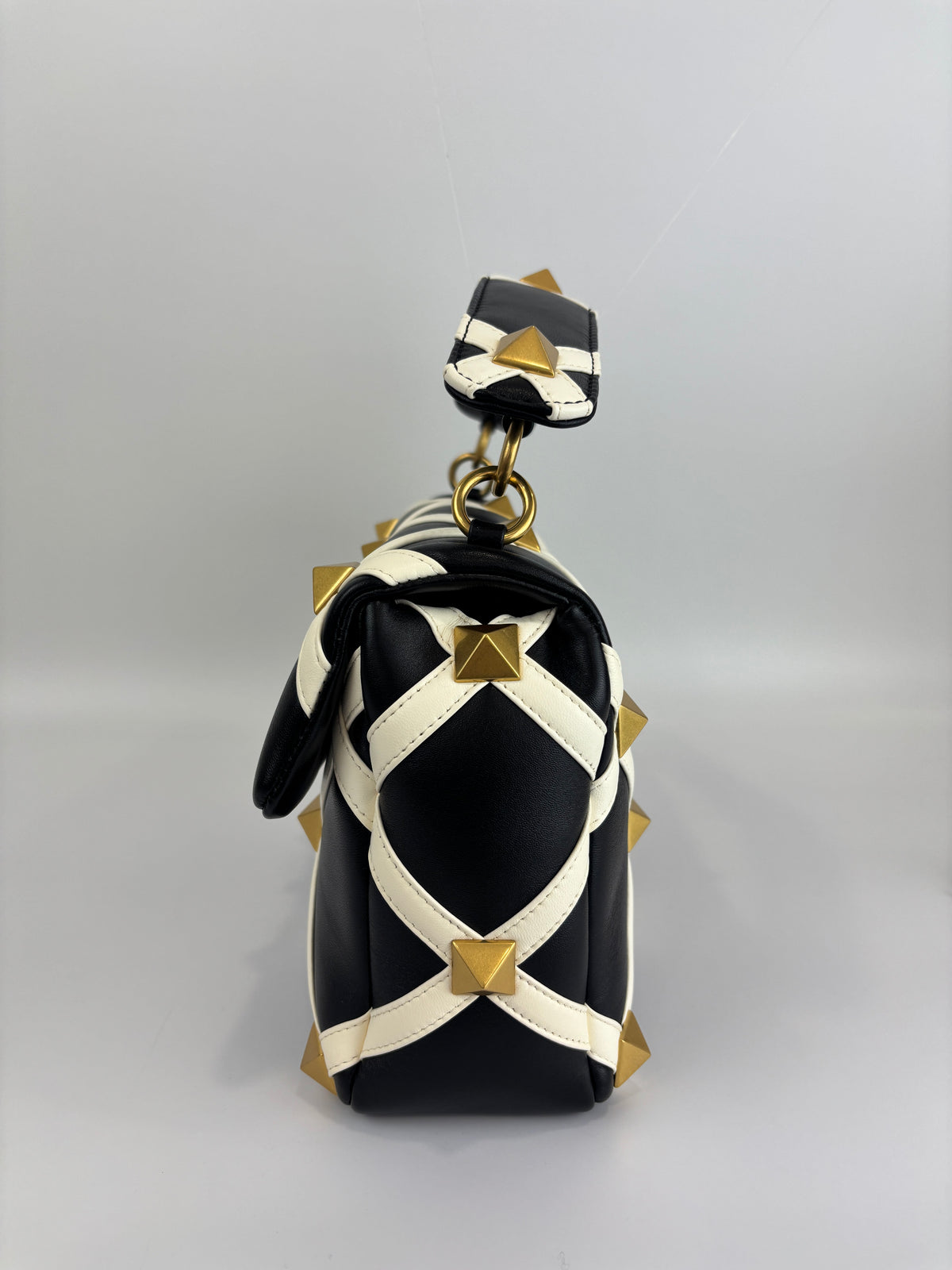 Roman Stud Chain Bag Black / White - Glampot