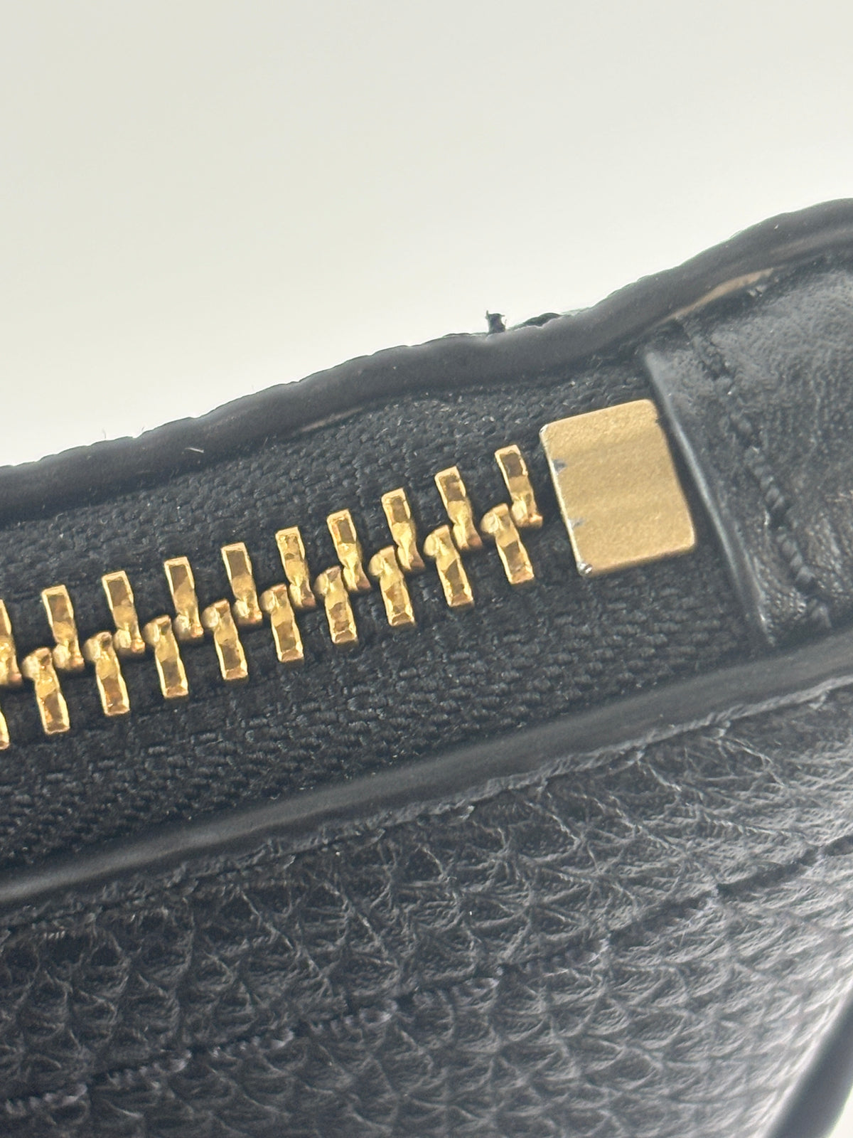 Marc Jacobs Groove Shoulder Bag in Black - Glampot