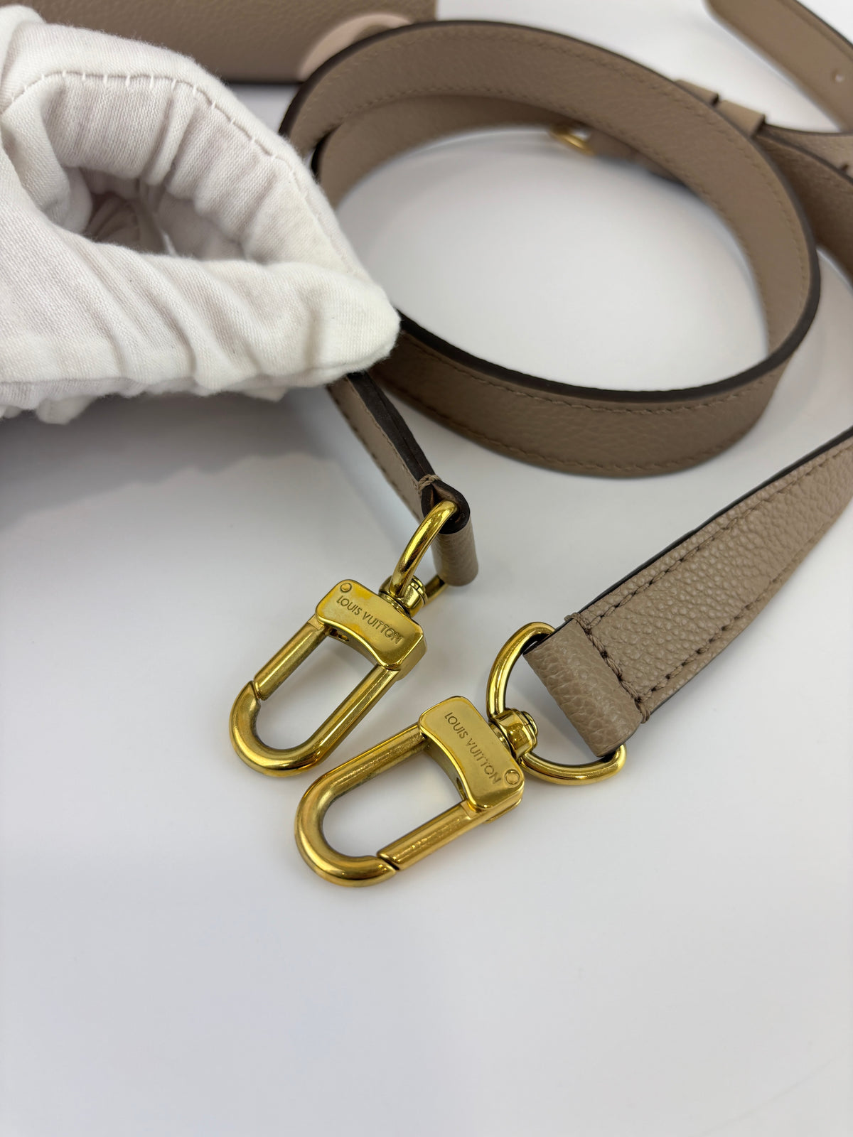Louis Vuitton OnTheGo PM Bicolour Monogram Empreinte Tourterelle/Creme - Glampot