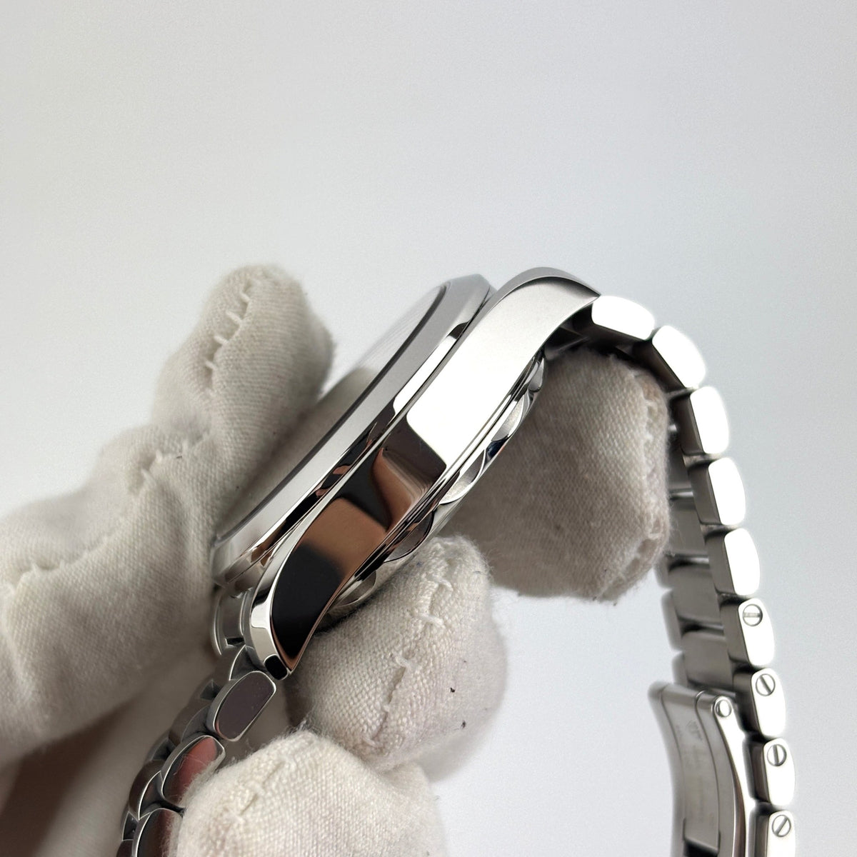Seamaster Aqua Terra Shades 34mm Steel on Steel in Sandstone
