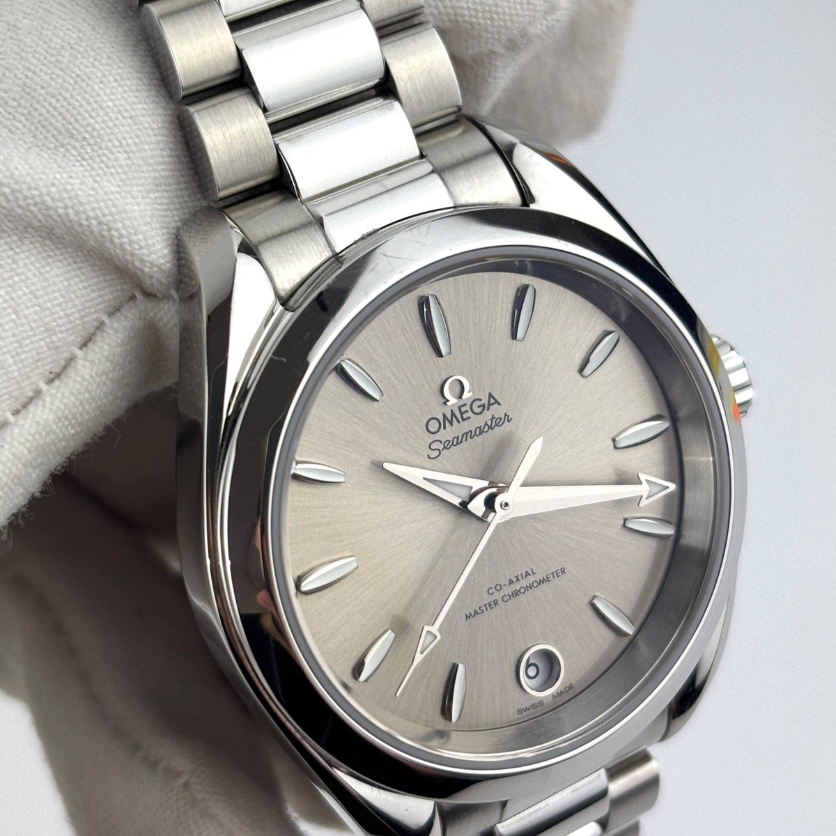 Seamaster Aqua Terra Shades 34mm Steel on Steel in Sandstone