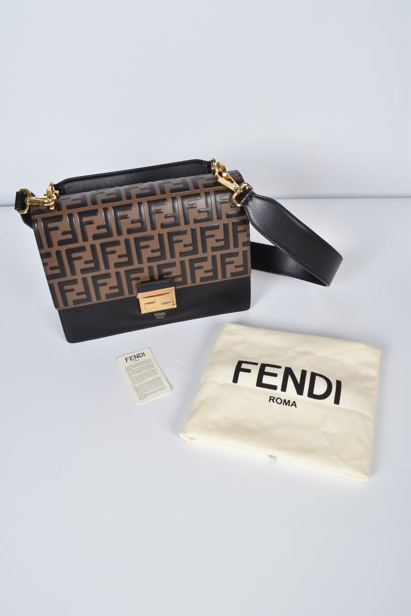 Fendi 中号 Kan U 黑色皮包